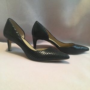 Ann Taylor Black Snake Skin Pumps/Heels